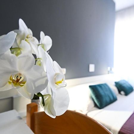 Hotel Montebello Riccione Bagian luar foto