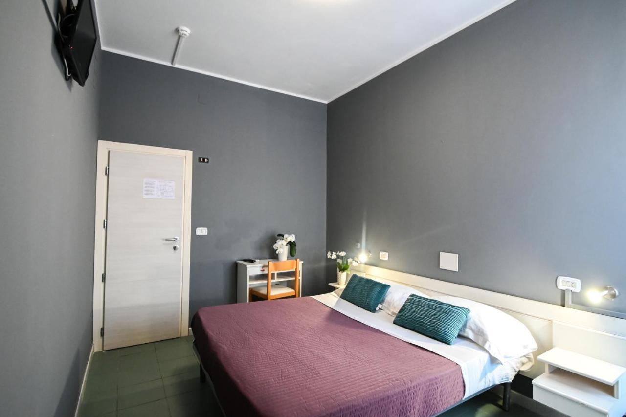 Hotel Montebello Riccione Bagian luar foto
