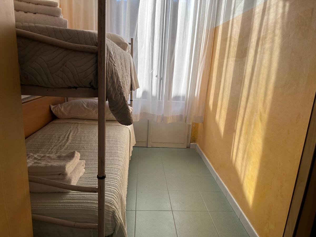 Hotel Montebello Riccione Bagian luar foto