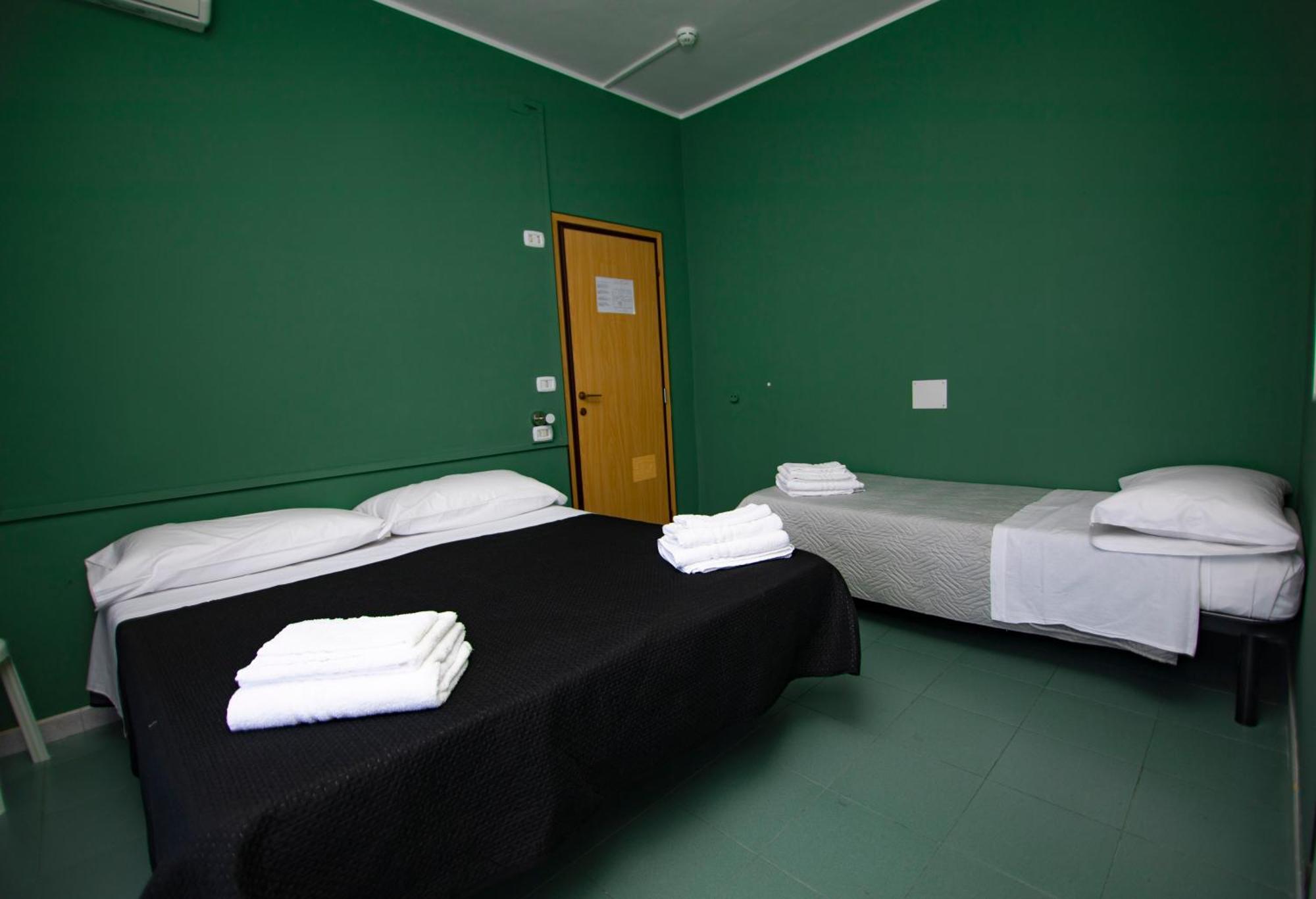 Hotel Montebello Riccione Bagian luar foto
