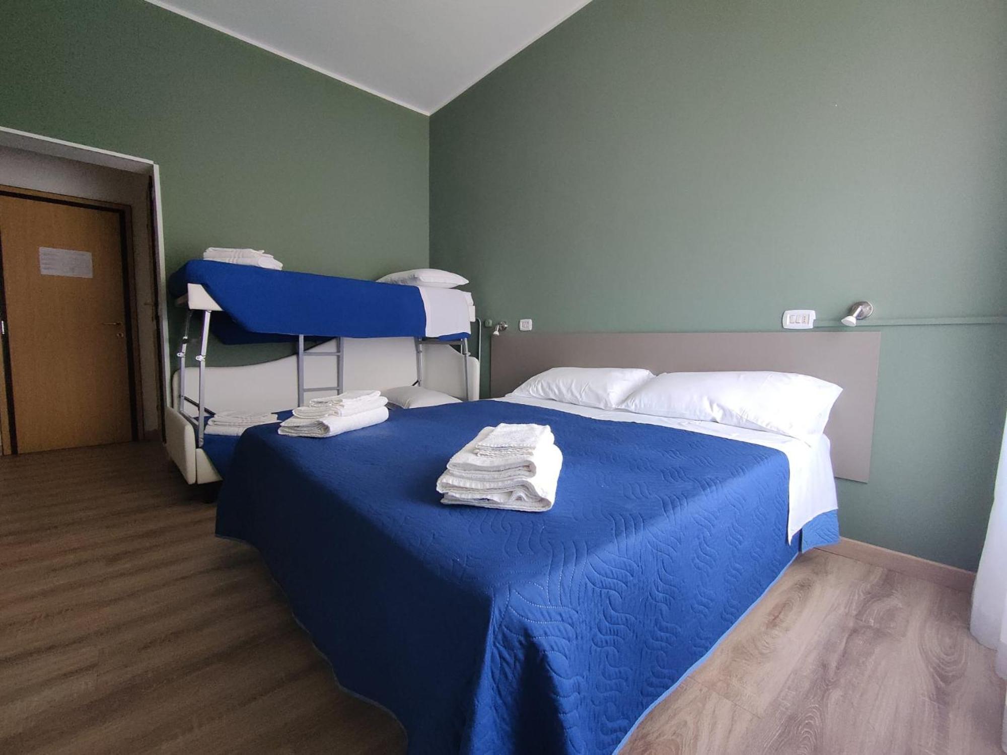 Hotel Montebello Riccione Bagian luar foto