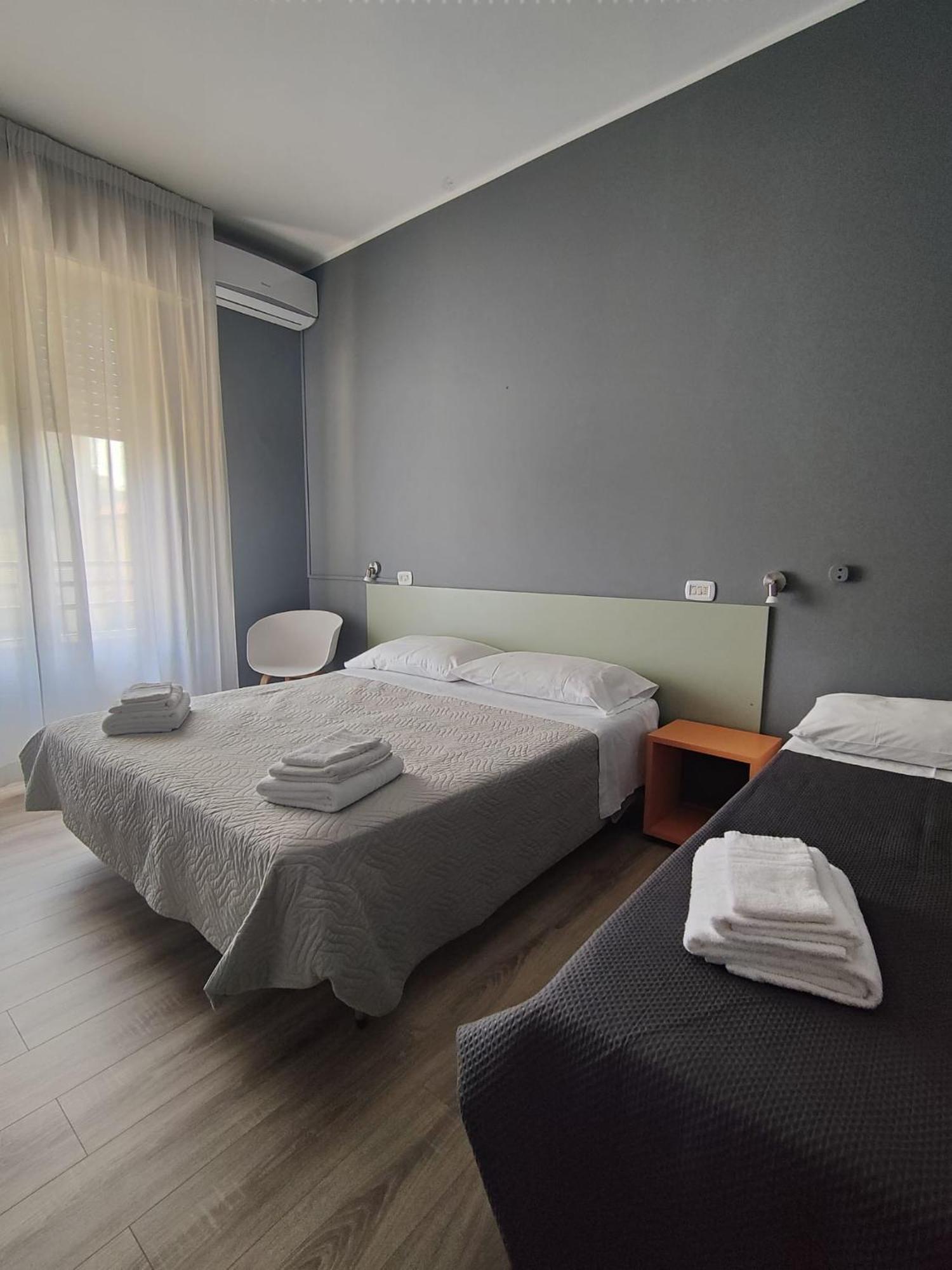 Hotel Montebello Riccione Bagian luar foto
