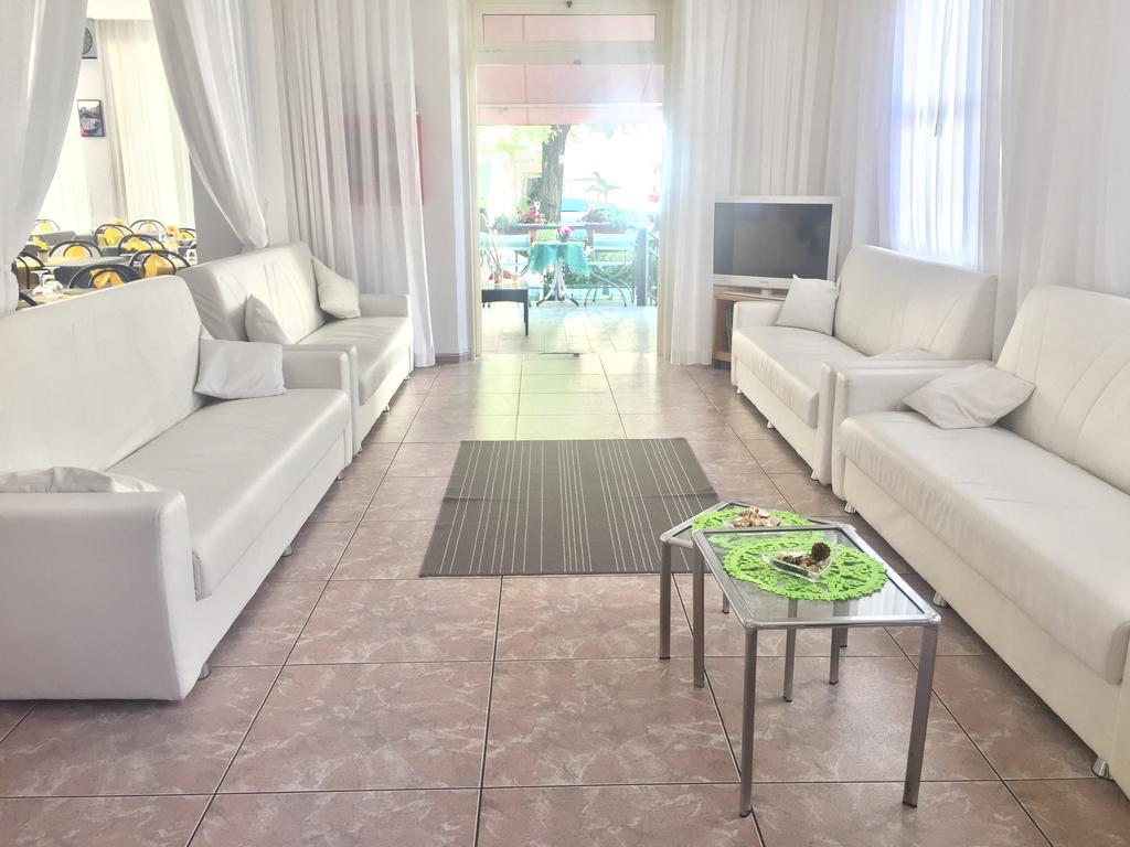 Hotel Montebello Riccione Bagian luar foto
