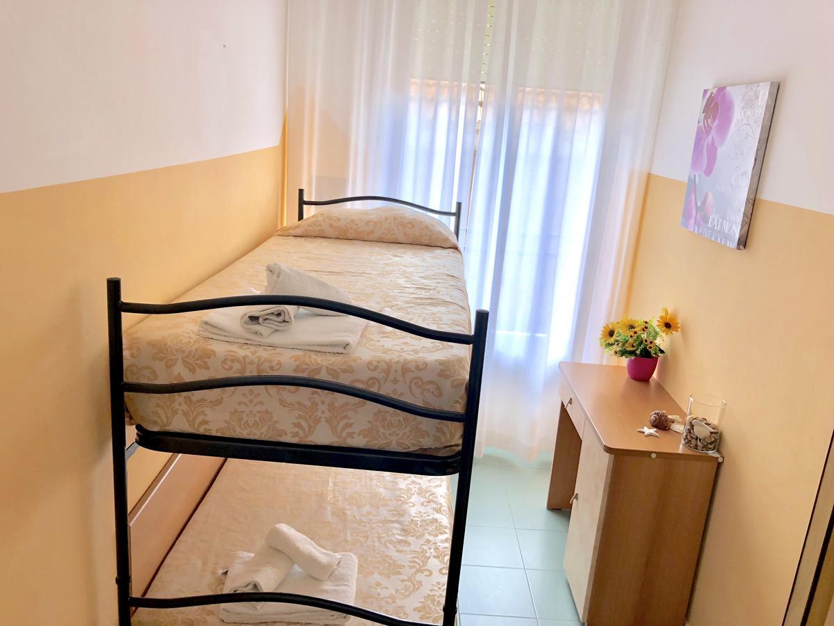 Hotel Montebello Riccione Bagian luar foto