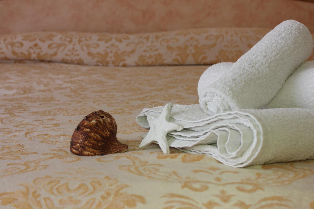 Hotel Montebello Riccione Bagian luar foto